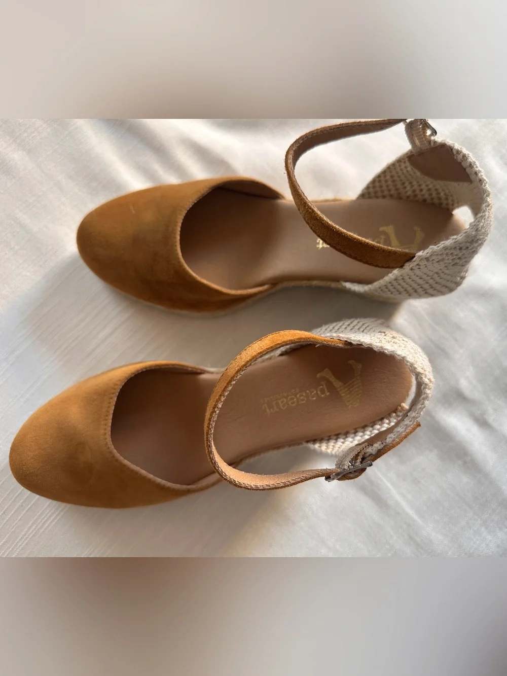 Paseart anthropologie suede